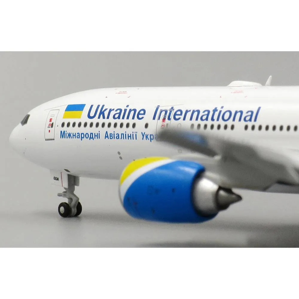 1/400 Ukraine Intl. AL URGOA Flaps Down