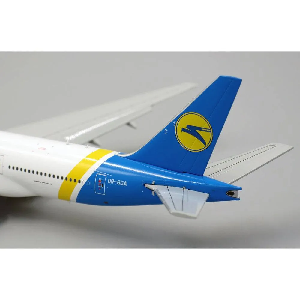 1/400 Ukraine Intl. AL URGOA Flaps Down