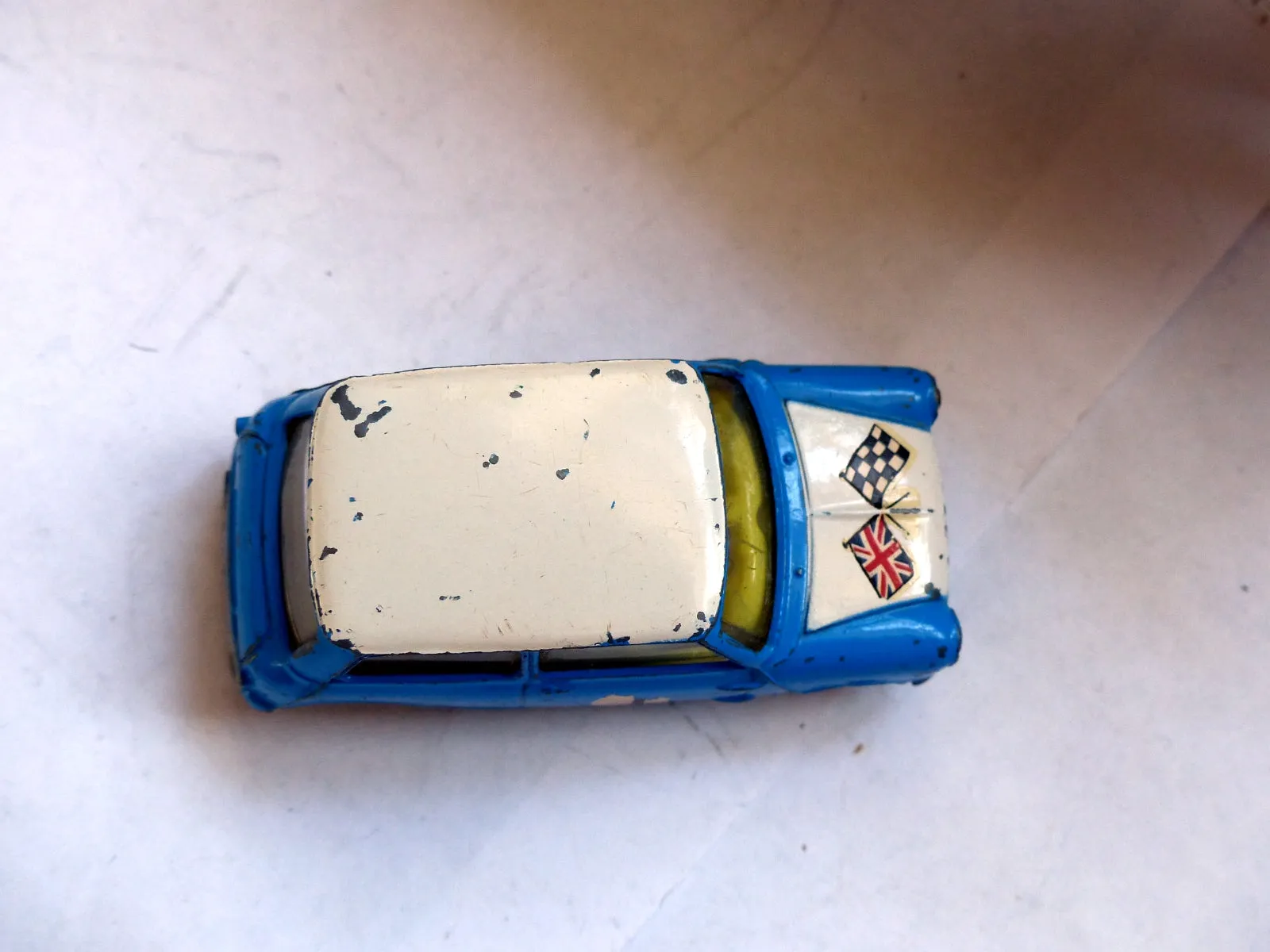 227 Morris Mini-Cooper in blue / white, scarce version (5)