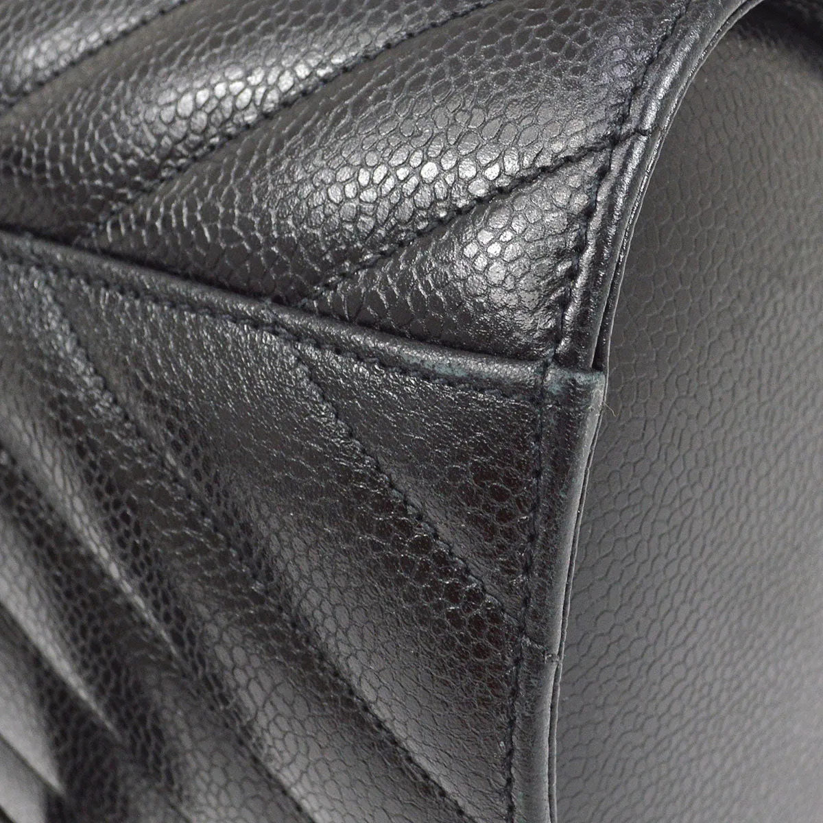 CHANEL 1996-1997 Black Caviar Chevron Vanity Handbag 63947