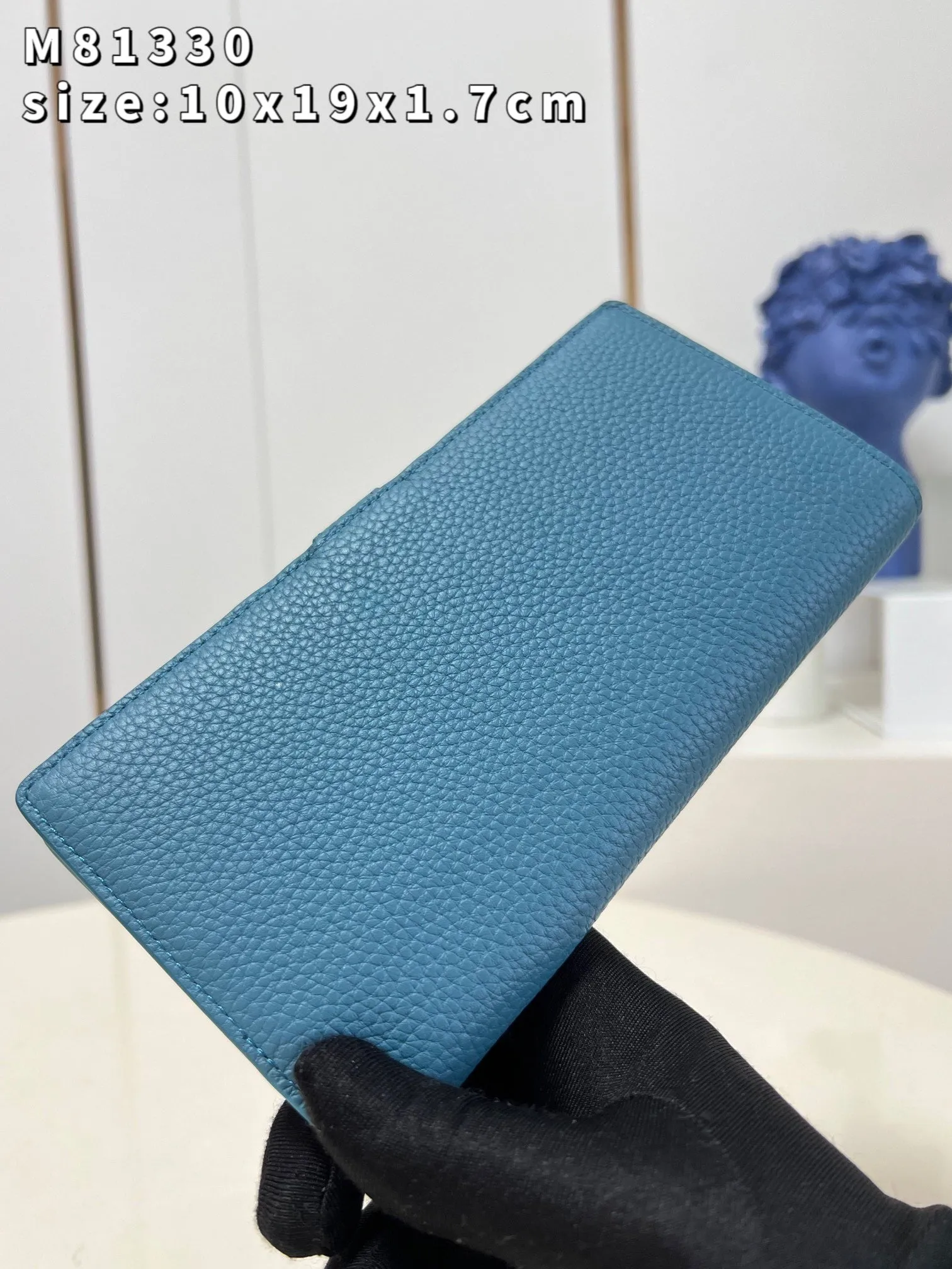 LB719 Vertical Wallet / HIGHEST QUALITY VERSION / 3.9 x 7.5 x 0.7 inches