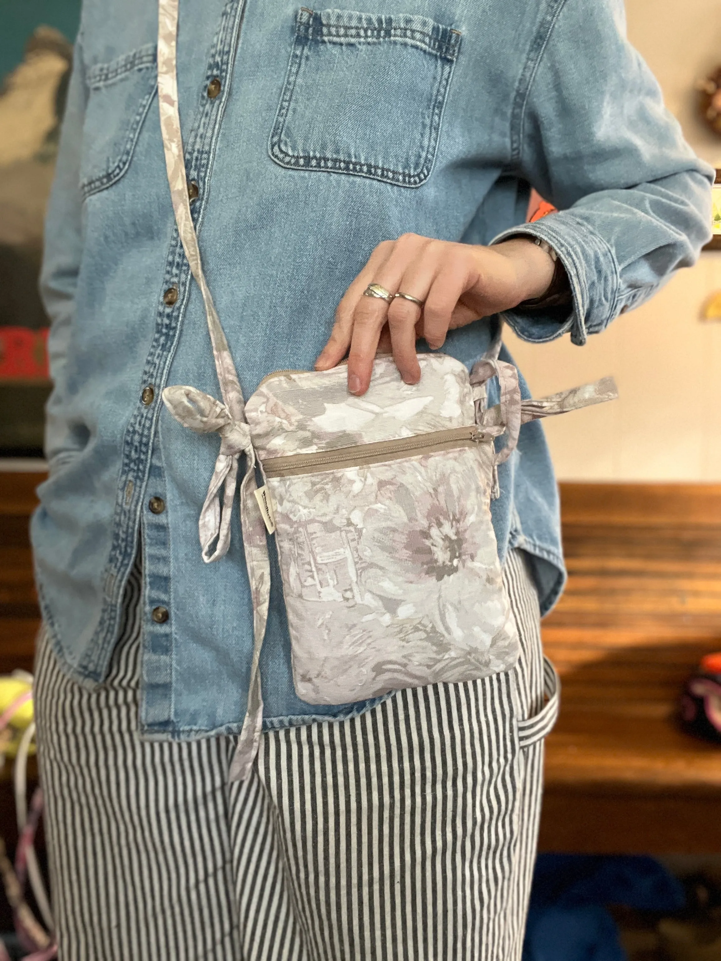“Quiet floral” Loop Crossbody bag