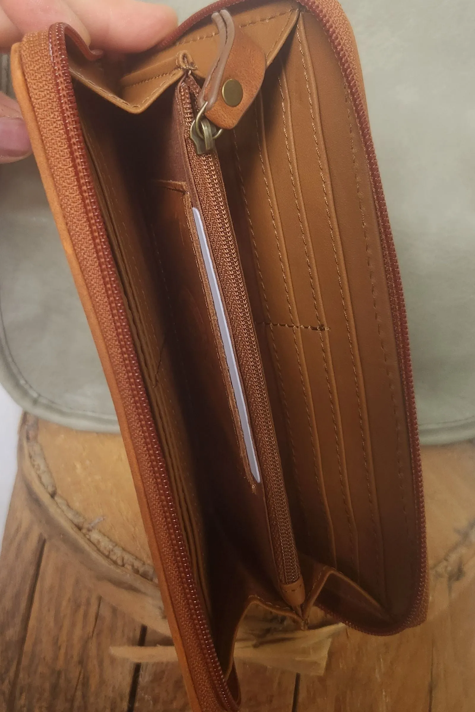 Taragon Cowhide Wallet