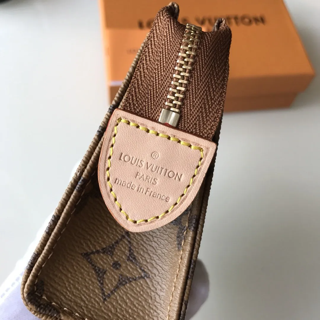 TOILETRY POUCH 15